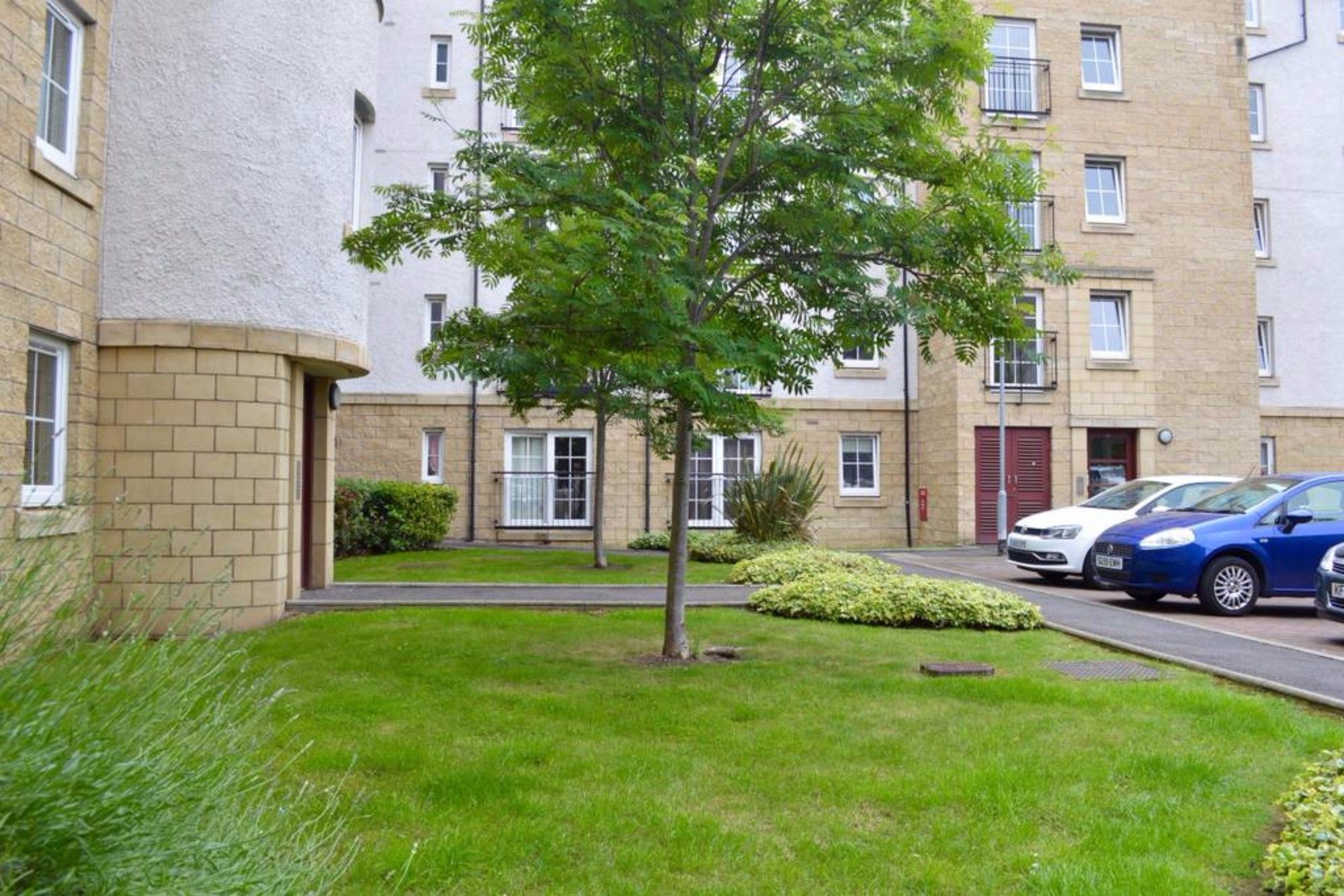 2 Bedroom Apartment With Parking Sleeps 5 Edimburgo Exterior foto